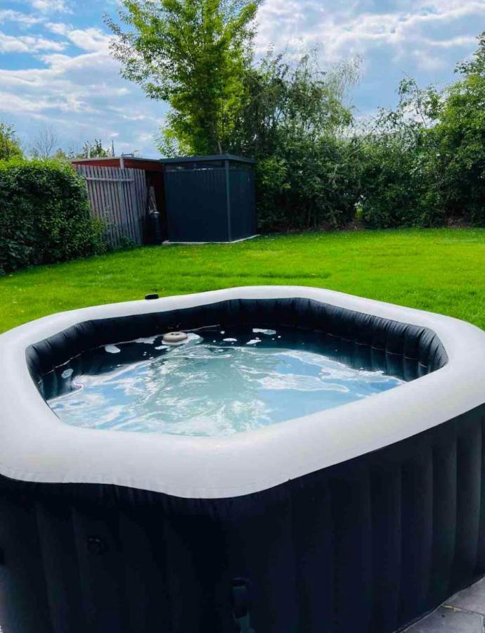 Haushaelfte Mit Garten, Kamin, Grill & Whirlpool Naehe Ber Berlim Exterior foto
