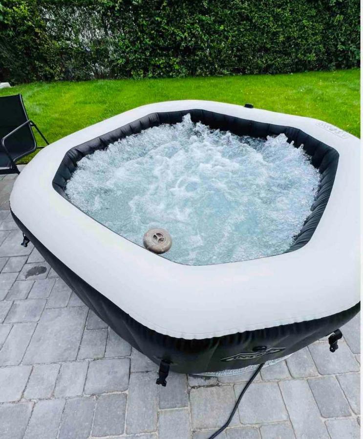 Haushaelfte Mit Garten, Kamin, Grill & Whirlpool Naehe Ber Berlim Exterior foto