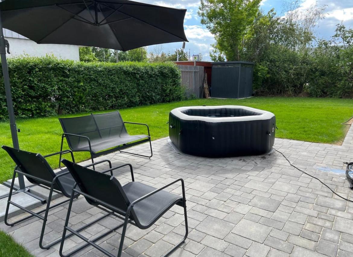 Haushaelfte Mit Garten, Kamin, Grill & Whirlpool Naehe Ber Berlim Exterior foto