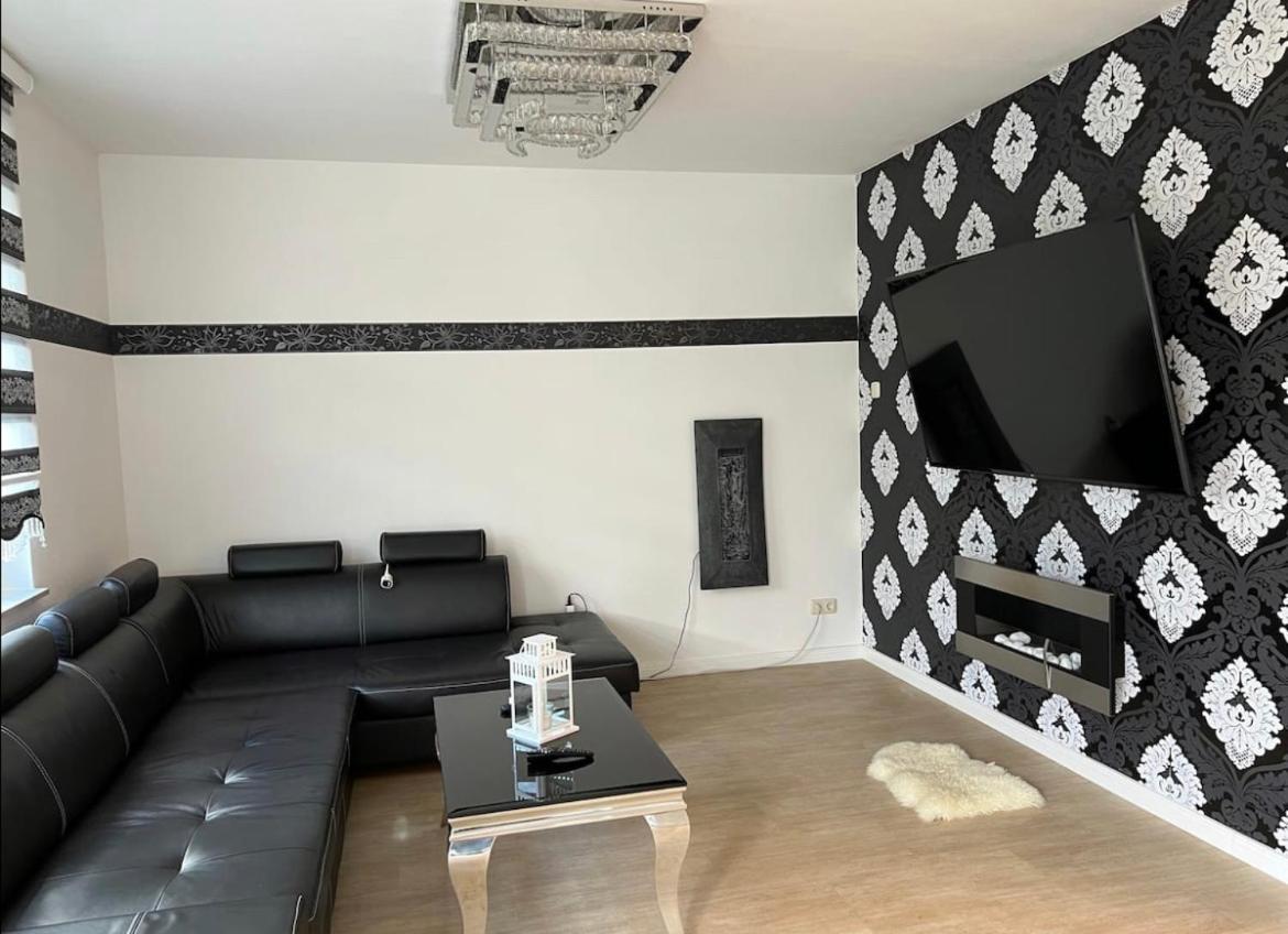 Haushaelfte Mit Garten, Kamin, Grill & Whirlpool Naehe Ber Berlim Exterior foto